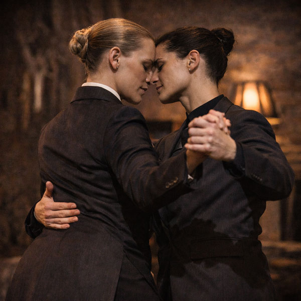 Intimate-tango-embrace-in-dim-light_female